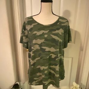 Old Navy Camouflage Short Sleeve Tee Ladies’ XL